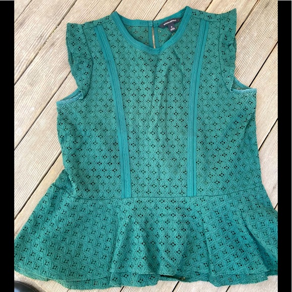 Banana Republic Tops - Banana Republic green peplum waist blouse SMALL